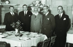 D. Niceto con sus amigos, en 1948.