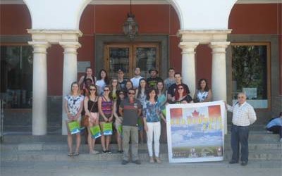 La alcaldesa de Priego recibe a estudiantes canadienses del programa Andalousie 2014