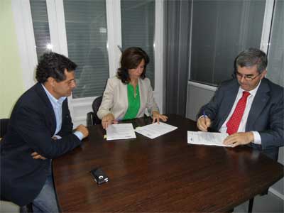 El Ayuntamiento de Priego y Almazaras de la Subbética firman un convenio para destinar una finca a huertos urbanos 1