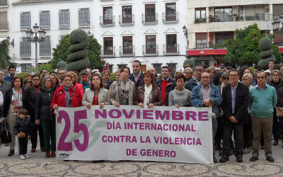 Una concentración y la lectura de un manifiesto centran la conmemoración del 25-N en Priego