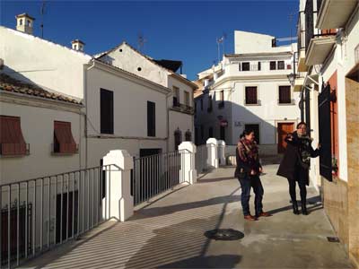 Reforman el pavimento y las infraestructuras de la calle  Caño de los Frailes en Priego de Córdoba 1