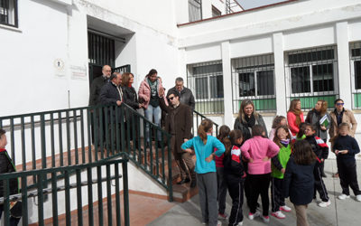 Ayuntamiento y AMPA piden a la Junta que arregle las pistas deportivas del colegio Angel Carrillo en Priego