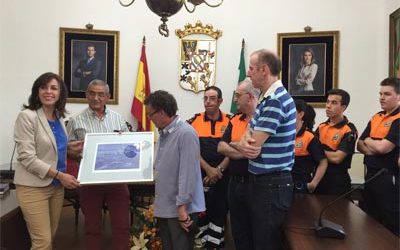 La Agrupación de Voluntarios de Protección Civil reconoce la labor del sargento de la Guardia Civil, Antonio Fornieles