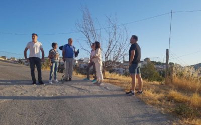 UN GRUPO DE TRABAJADORES MUNICIPALES Y CONCEJALES DEL EQUIPO DE GOBIERNO HAN ESTADO VIENDO LOS LUGARES POR LOS QUE SE EJECUTARÁ EL PROYECTO CORREDOR VERDE